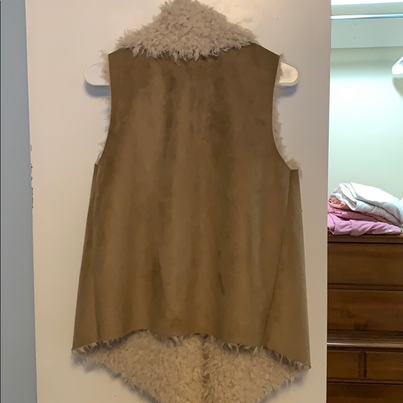 Vest - Picture 4 of 4